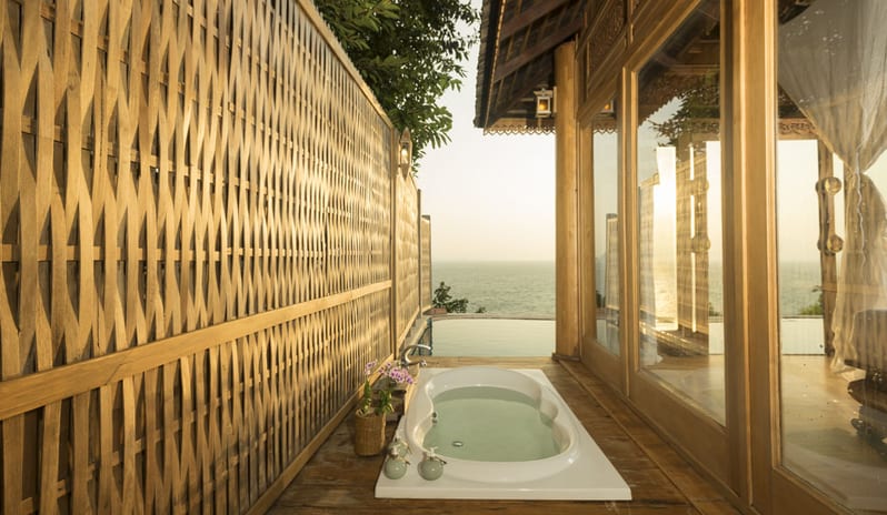 Santhiya Koh Yao - Seawater Pool Villa Bathtub